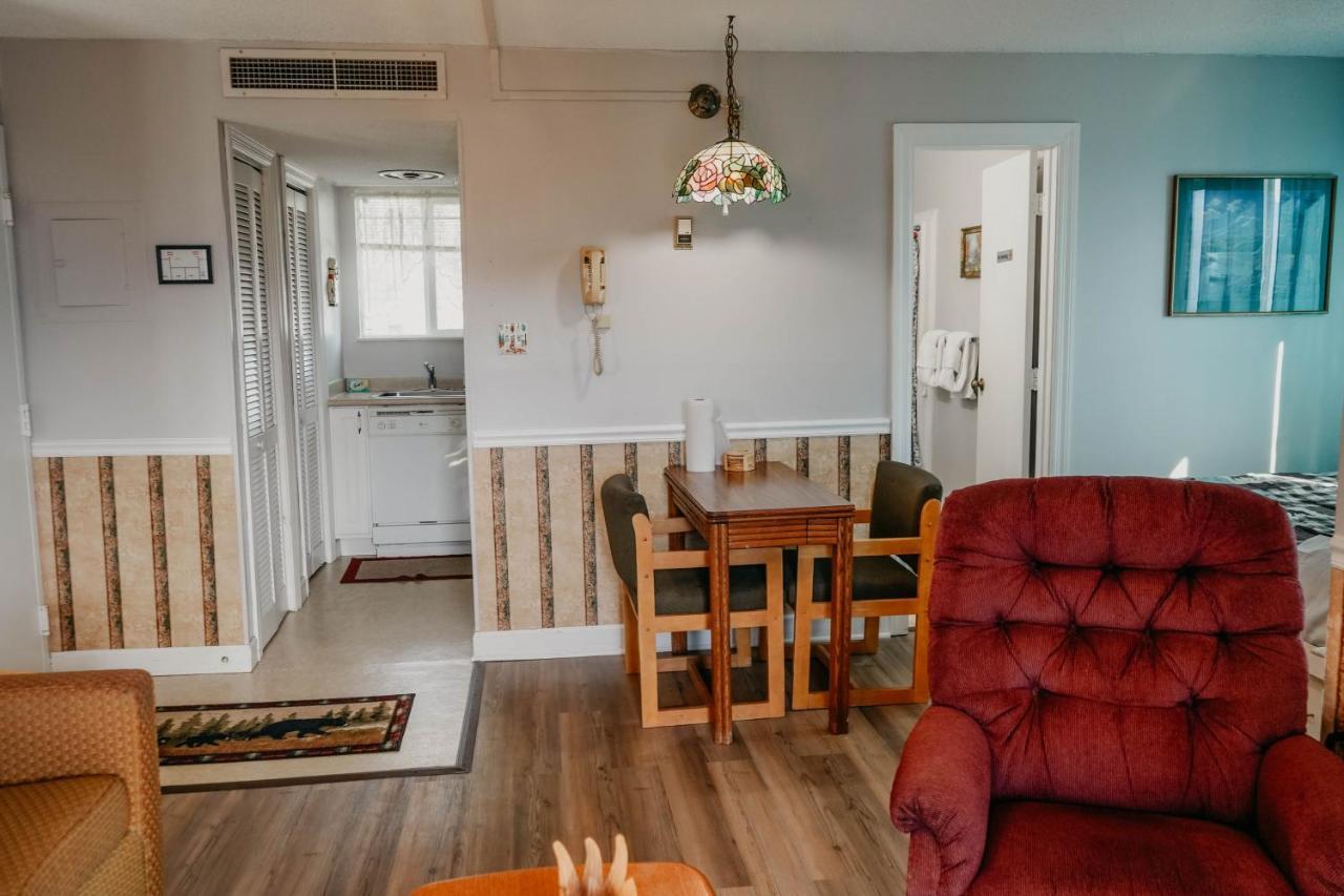 Smoky Mountains Studio With Balcony Gatlinburg Exterior photo